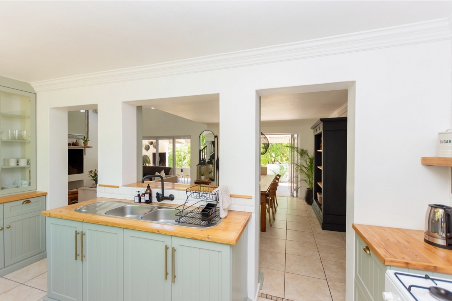 4 Bedroom Property for Sale in Riebeek Kasteel Western Cape